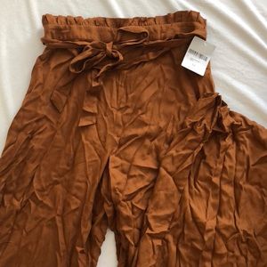 Belted frilled waist palazzo pants. NWT Forever 21